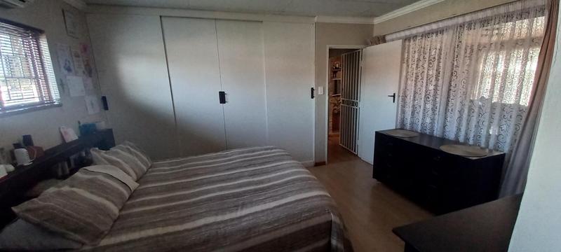 3 Bedroom Property for Sale in Bothasig Western Cape